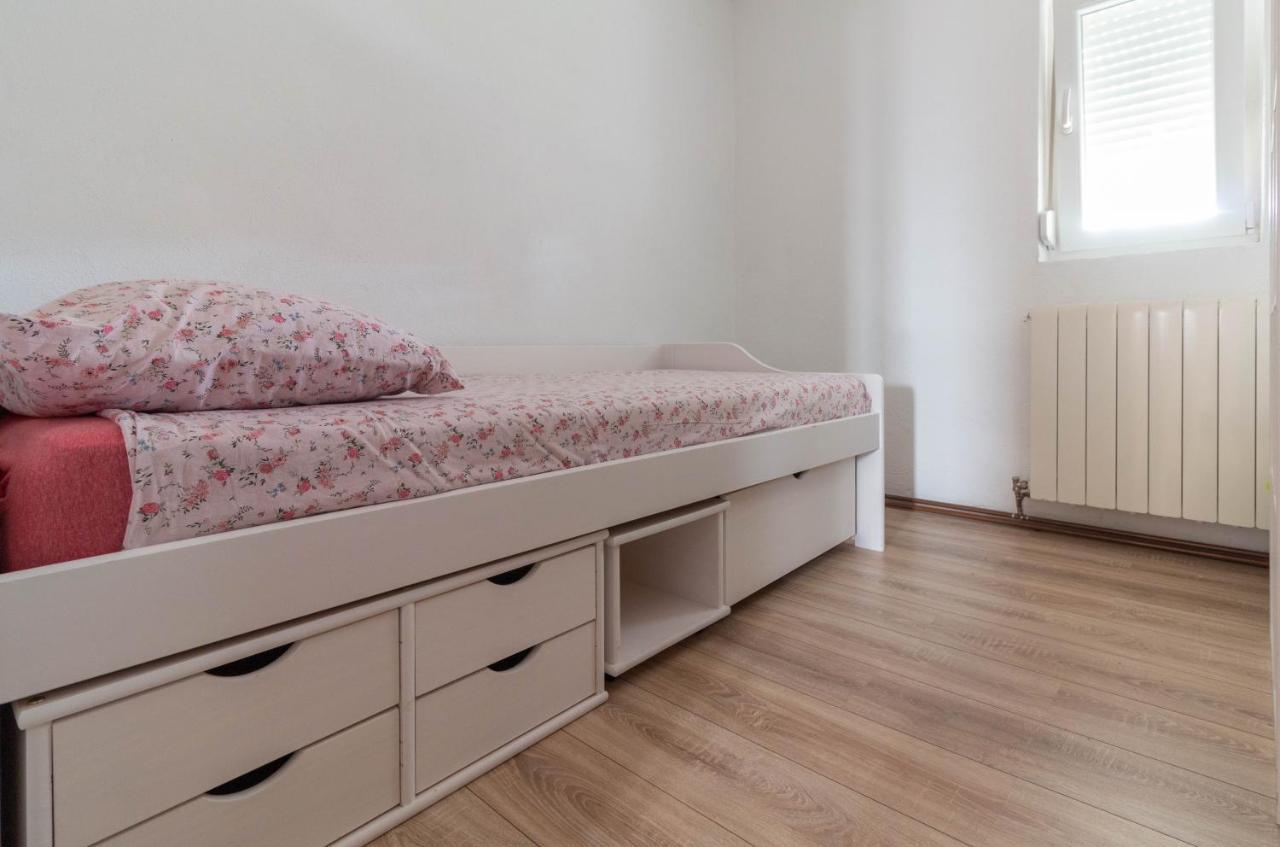 Modern Apartment Sara-Near The Beach ปริฟลากา ภายนอก รูปภาพ