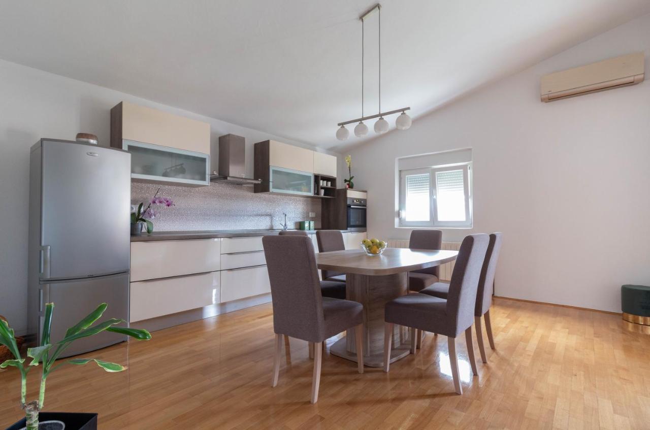 Modern Apartment Sara-Near The Beach ปริฟลากา ภายนอก รูปภาพ