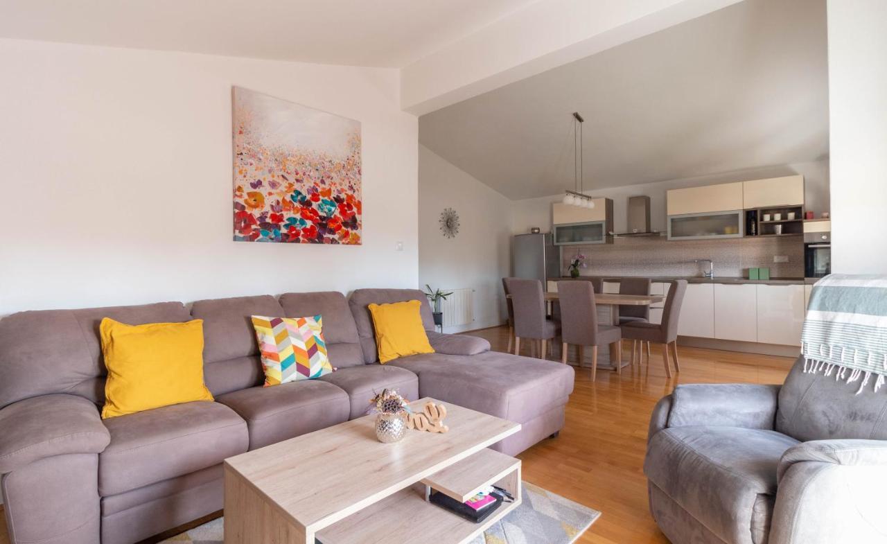 Modern Apartment Sara-Near The Beach ปริฟลากา ภายนอก รูปภาพ